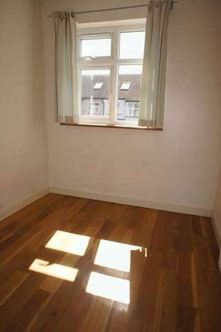  Image of 4 bedroom Terraced house to rent in Broadwater Road London SW17 at Broadwater Road  Tooting, SW17 0DX