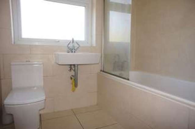  Image of 4 bedroom Terraced house to rent in Broadwater Road London SW17 at Broadwater Road  Tooting, SW17 0DX