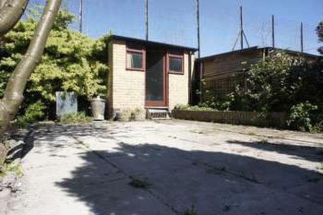  Image of 4 bedroom Terraced house to rent in Broadwater Road London SW17 at Broadwater Road  Tooting, SW17 0DX