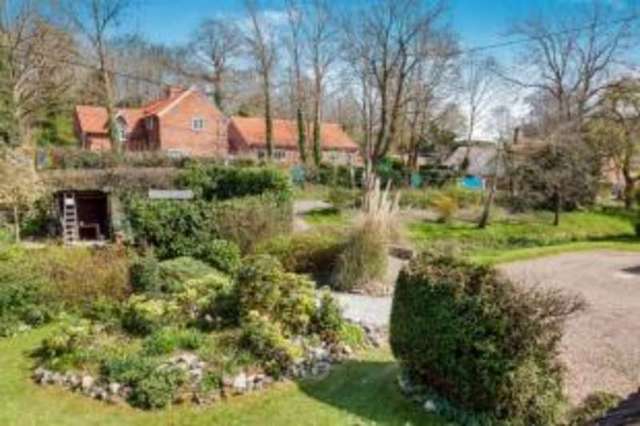  Image of 5 bedroom Detached house for sale in Hall Road Brockdish Diss IP21 at Brockdish Diss Brockdish, IP21 4JT