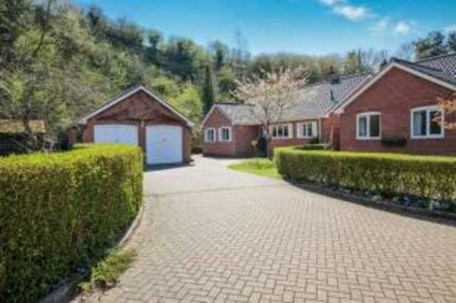  Image of 3 bedroom Bungalow for sale in Davey Close Bungay NR35 at Bungay Suffolk Mettingham, NR35 1LN