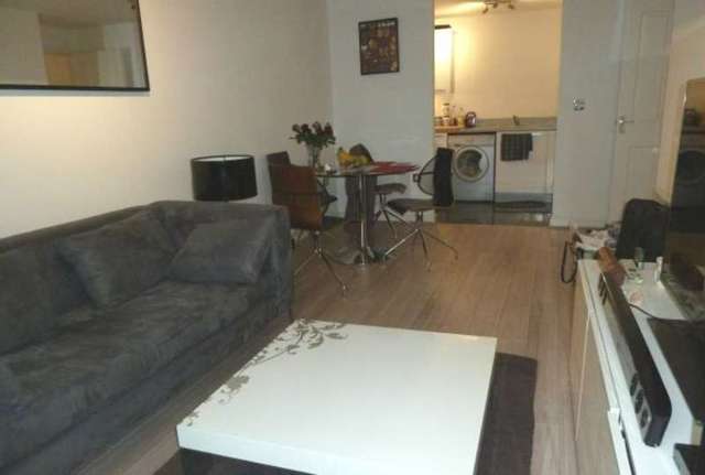  Image of 2 bedroom Flat for sale in Eaton Avenue Slough SL1 at Burnham Gate  Slough, SL1 6EZ