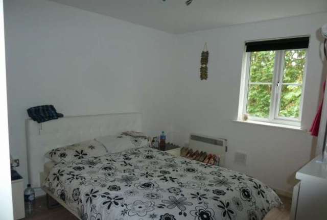  Image of 2 bedroom Flat for sale in Eaton Avenue Slough SL1 at Burnham Gate  Slough, SL1 6EZ