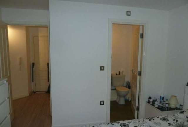  Image of 2 bedroom Flat for sale in Eaton Avenue Slough SL1 at Burnham Gate  Slough, SL1 6EZ