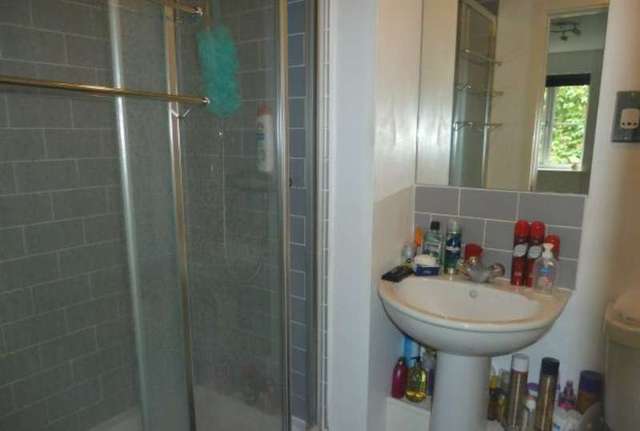  Image of 2 bedroom Flat for sale in Eaton Avenue Slough SL1 at Burnham Gate  Slough, SL1 6EZ