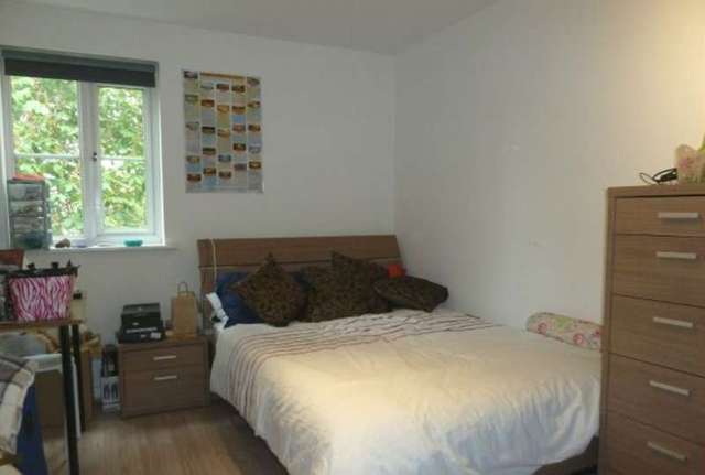  Image of 2 bedroom Flat for sale in Eaton Avenue Slough SL1 at Burnham Gate  Slough, SL1 6EZ