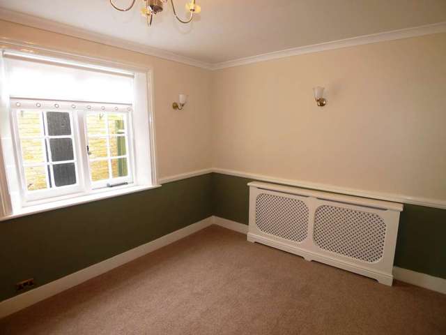  Image of 2 bedroom End of Terrace to rent in Burnt Oak Lane Blackfen Sidcup DA15 at Burnt Oak Lane  Sidcup, DA15 9DB