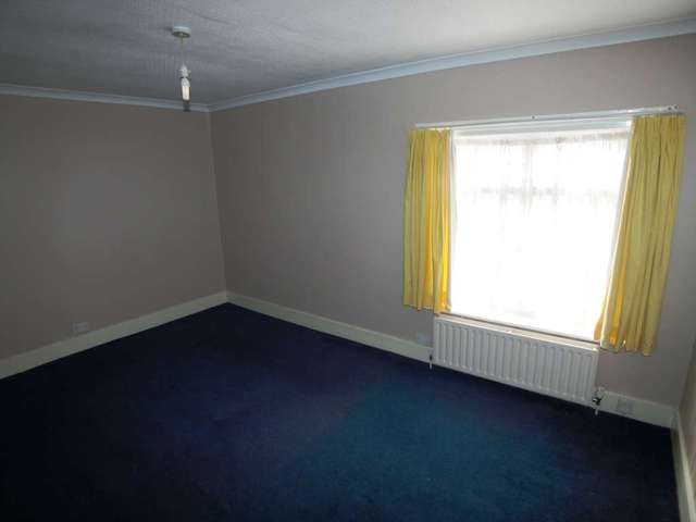  Image of 2 bedroom End of Terrace to rent in Burnt Oak Lane Blackfen Sidcup DA15 at Burnt Oak Lane  Sidcup, DA15 9DB