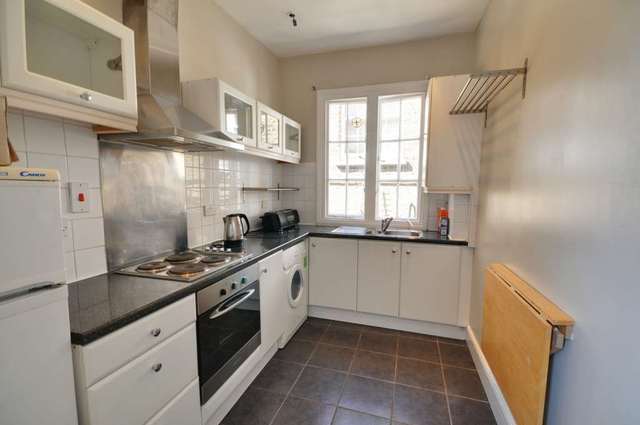  Image of 2 bedroom Flat to rent in The Park London W5 at The Park Ealing London, W5 5NF