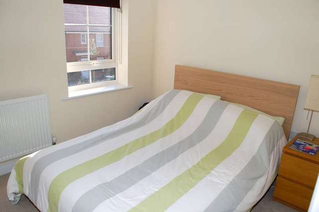  Image of 2 bedroom Flat to rent in Cardinal Place Southampton SO16 at Southampton, SO16 4HN