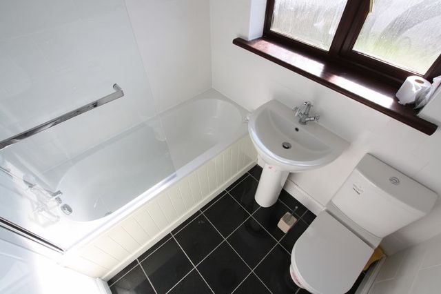  Image of 3 bedroom Terraced house for sale in Castlewood Drive London SE9 at Castlewood Drive  Eltham, SE9 1NG