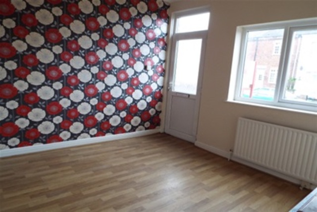  Image of 2 bedroom Terraced house to rent in Cemetery Road Normanton WF6 at Normanton, WF6 2EW