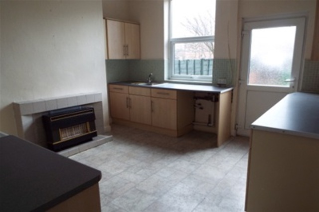  Image of 2 bedroom Terraced house to rent in Cemetery Road Normanton WF6 at Normanton, WF6 2EW