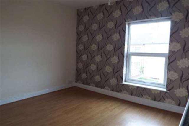  Image of 2 bedroom Terraced house to rent in Cemetery Road Normanton WF6 at Normanton, WF6 2EW