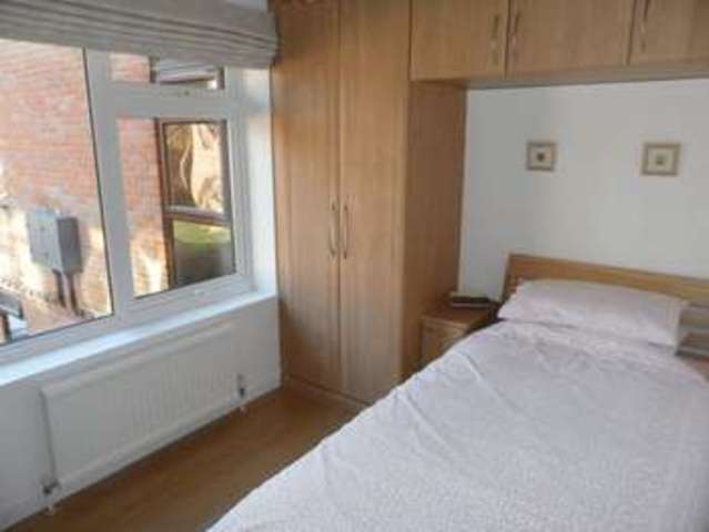 Image of 2 bedroom Flat to rent in Dean Street Marlow SL7 at Dean Street  Marlow, SL7 3BW
