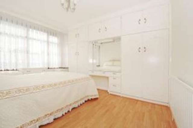  Image of 3 bedroom Semi-Detached house for sale in Cherrydown Avenue London E4 at Chingford  Chingford, E4 8DU