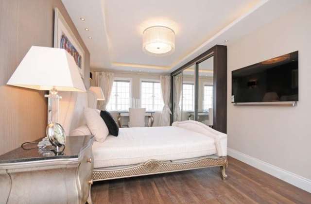  Image of 2 bedroom Apartment for sale in Baker Street London NW1 at Chiltern Court Baker Street London, NW1 5SJ