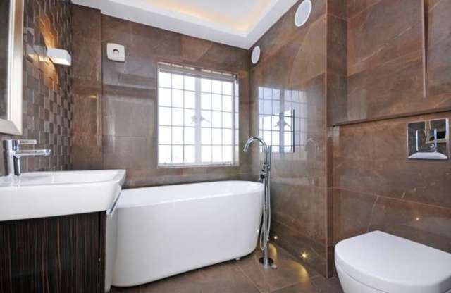  Image of 2 bedroom Apartment for sale in Baker Street London NW1 at Chiltern Court Baker Street London, NW1 5SJ