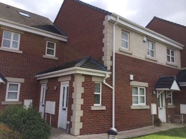 Image of 2 bedroom Flat to rent in Church Gardens Middlestown Wakefield WF4 at Middlestown Wakefield Middlestown, WF4 4FD