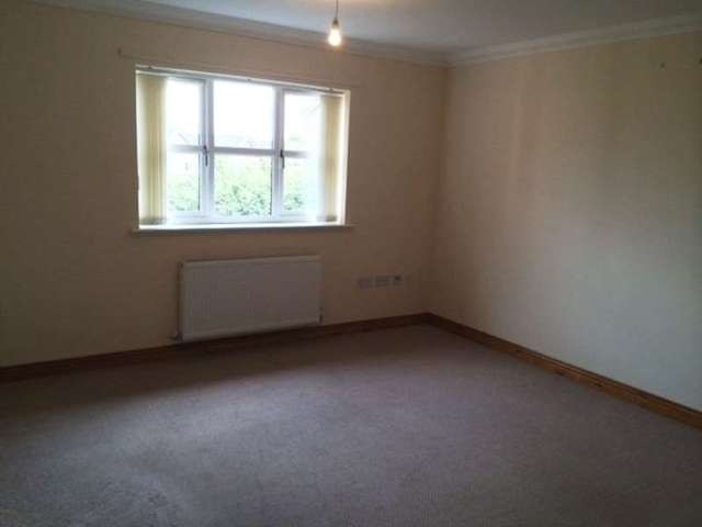  Image of 2 bedroom Flat to rent in Church Gardens Middlestown Wakefield WF4 at Middlestown Wakefield Middlestown, WF4 4FD