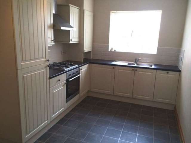  Image of 2 bedroom Flat to rent in Church Gardens Middlestown Wakefield WF4 at Middlestown Wakefield Middlestown, WF4 4FD