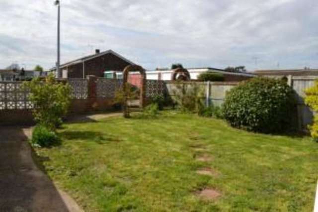  Image of 2 bedroom Bungalow for sale in Robinsdale Clacton-on-Sea CO15 at Clacton-on-Sea Essex Great Clacton, CO15 4JP