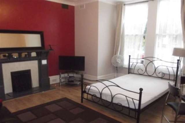  Image of Studio flat to rent in Clyde Road Addiscombe Croydon CR0 at Croydon, CR0 6SW