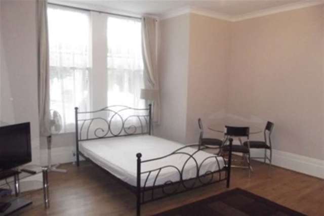  Image of Studio flat to rent in Clyde Road Addiscombe Croydon CR0 at Croydon, CR0 6SW
