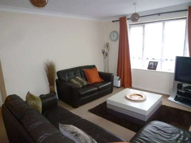  Image of 2 bedroom Flat to rent in Columbia Place Campbell Park Milton Keynes MK9 at Milton Keynes, MK9 4AF