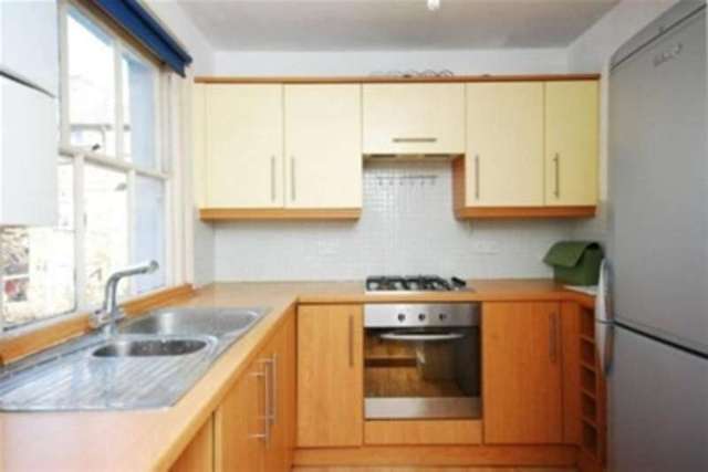  Image of 1 bedroom Flat to rent in Coningham Road London W12 at London, W12 8BH