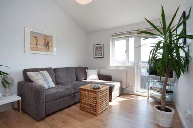  Image of 1 bedroom Flat for sale in Conistone Way London N7 at Islington London Caledonian Road, N7 9DD