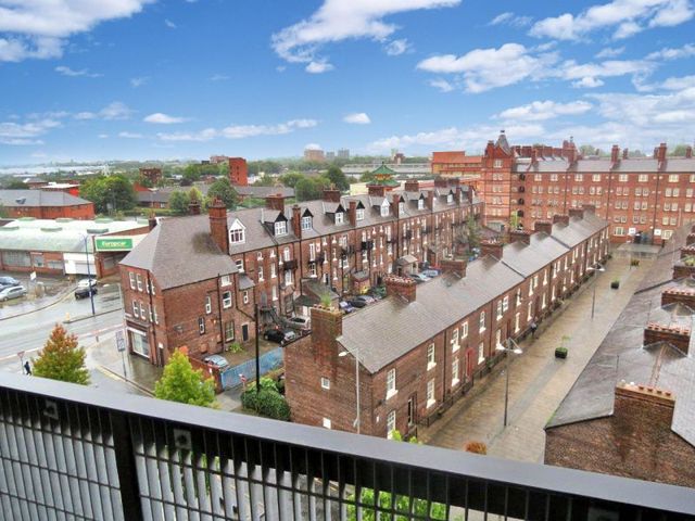 Image of 2 bedroom Apartment to rent in Henry Street Manchester M4 at 1 Henry Street  Manchester City, M4 5DA