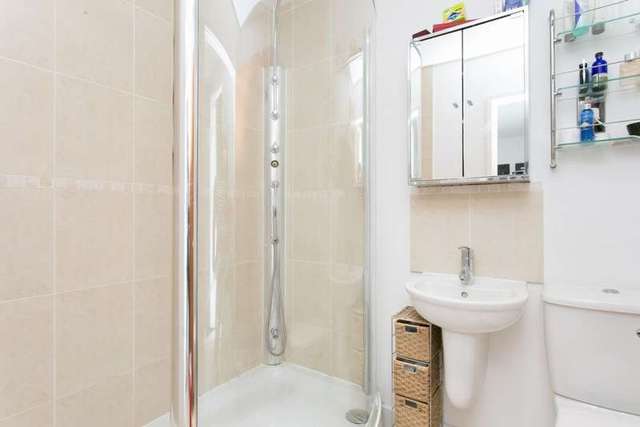 Image of 3 bedroom Apartment for sale in Western Gateway London E16 at Western Gateway  London, E16 1AQ