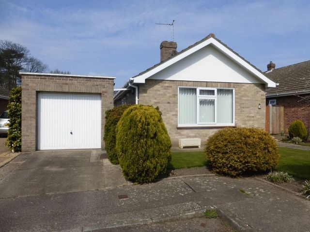  Image of 2 bedroom Detached house for sale in Mills Drive Corton Lowestoft NR32 at Mills Drive Corton Lowestoft, NR32 5JB