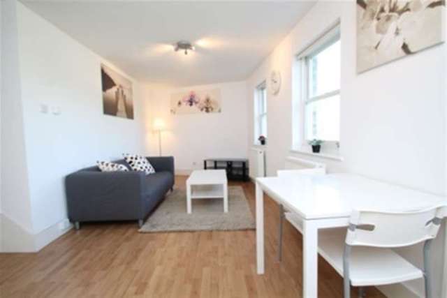  Image of 1 bedroom Flat to rent in Courthill Road London SE13 at London, SE13 6DW