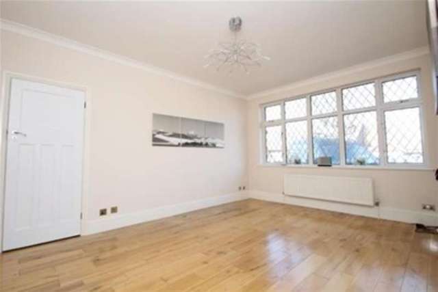  Image of 4 bedroom Detached house to rent in Croft Avenue West Wickham BR4 at West Wickham, BR4 0QJ