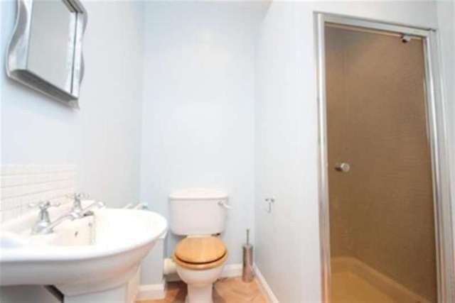  Image of 4 bedroom Detached house to rent in Croft Avenue West Wickham BR4 at West Wickham, BR4 0QJ