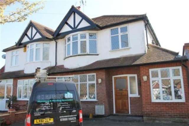  Image of 4 bedroom Detached house to rent in Croft Avenue West Wickham BR4 at West Wickham, BR4 0QJ