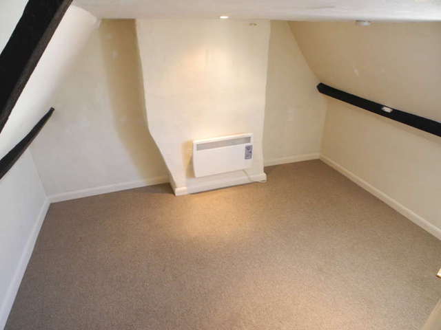  Image of 2 bedroom Flat to rent in Cross Street Bungay NR35 at Cross Street Bungay Suffolk, NR35 1AU