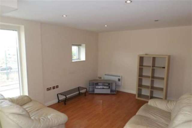  Image of 2 bedroom Flat to rent in Curzon Place Gateshead NE8 at Gateshead, NE8 2ER