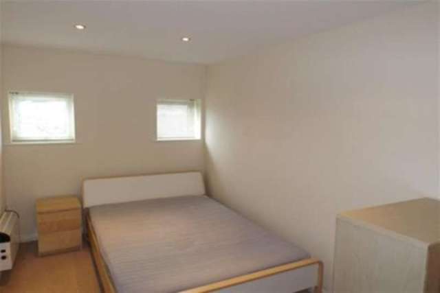  Image of 2 bedroom Flat to rent in Curzon Place Gateshead NE8 at Gateshead, NE8 2ER