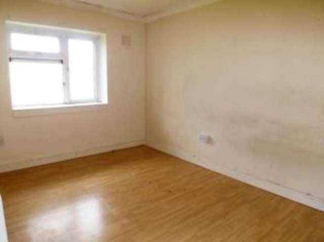  Image of 2 bedroom Flat for sale in Darlington Gardens Romford RM3 at Darlington Gardens Romford Harold Hill, RM3 7XJ