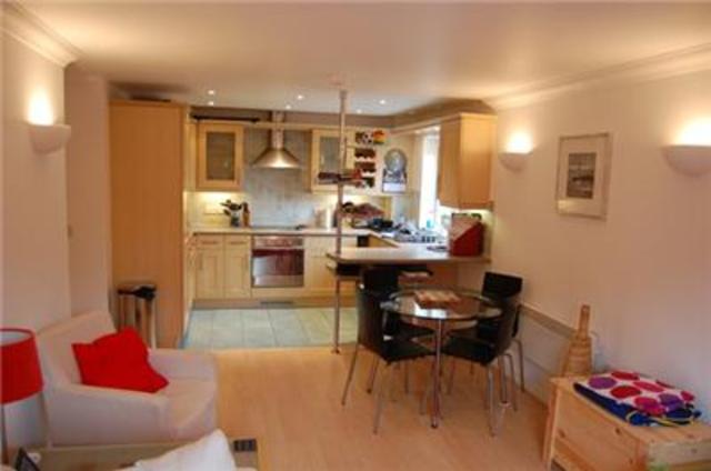  Image of 2 bedroom Flat to rent in Denmark Road Carshalton SM5 at 45 Denmark Road  Surrey, SM5 2HP
