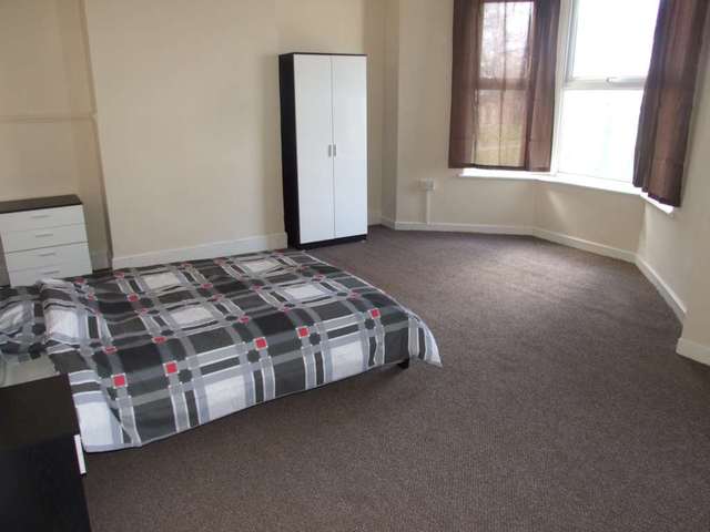  Image of 1 bedroom House Share to rent in Despenser Gardens Cardiff CF11 at Despenser Garden Riverside Cardiff, CF11 6AY