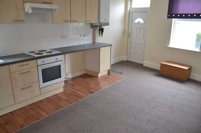  Image of 3 bedroom Terraced house for sale in Dewsbury Road Ossett WF5 at Ossett West Yorkshire, WF5 9LR
