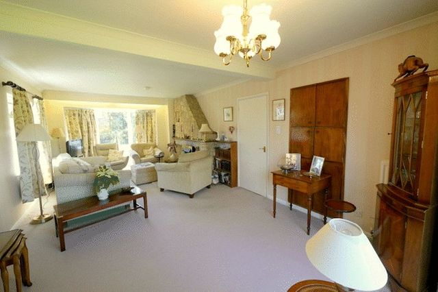  Image of 3 bedroom Detached house for sale in Martins Lane Dorchester-on-Thames Wallingford OX10 at 39 Martins Lane  Dorchester on Thames, OX10 7JE