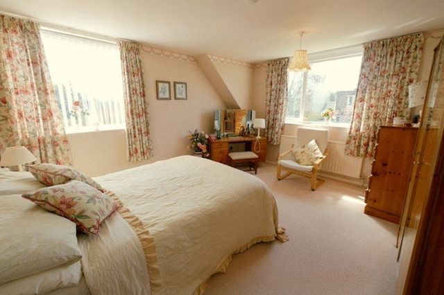  Image of 3 bedroom Detached house for sale in Martins Lane Dorchester-on-Thames Wallingford OX10 at 39 Martins Lane  Dorchester on Thames, OX10 7JE