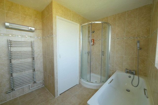  Image of 3 bedroom Detached house for sale in Martins Lane Dorchester-on-Thames Wallingford OX10 at 39 Martins Lane  Dorchester on Thames, OX10 7JE