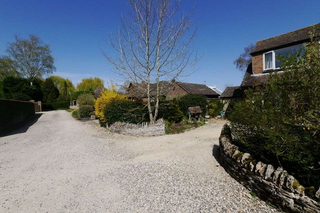  Image of 3 bedroom Detached house for sale in Martins Lane Dorchester-on-Thames Wallingford OX10 at 39 Martins Lane  Dorchester on Thames, OX10 7JE