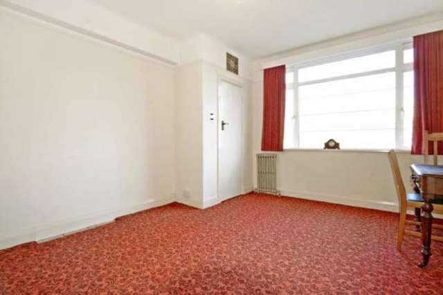  Image of 1 bedroom Flat for sale in Balham High Road London SW17 at Balham High Road London Upper Tooting, SW17 7JN